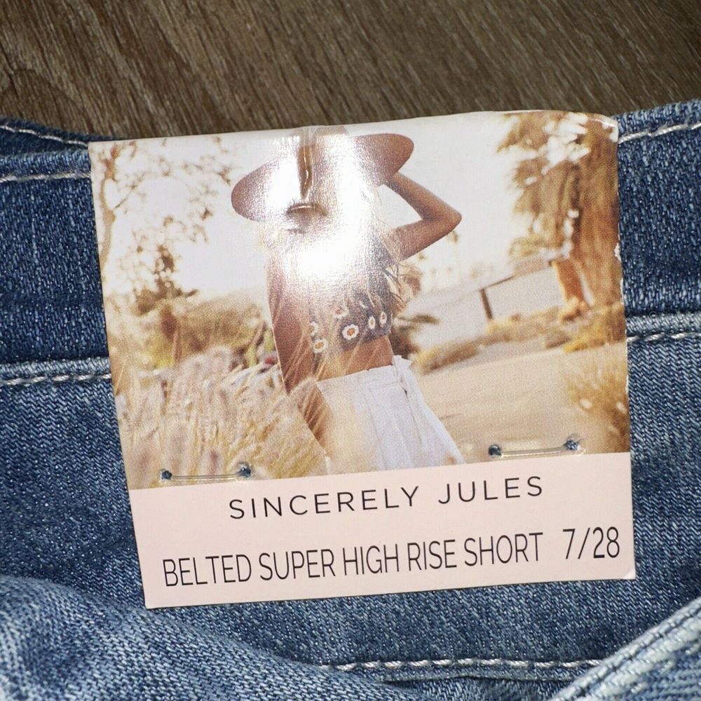 Sincerely Jules Juniors‎ Women Denim Belted Shorts Medium Wash 7/28 High Rise - Picture 3 of 8
